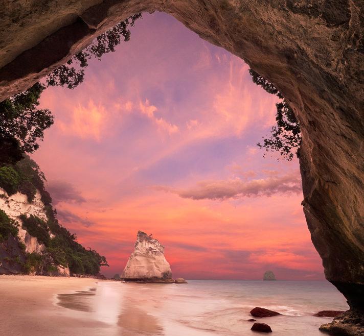 جاذبه های گردشگری در ساحل خلیج کاتدرال نیوزیلند