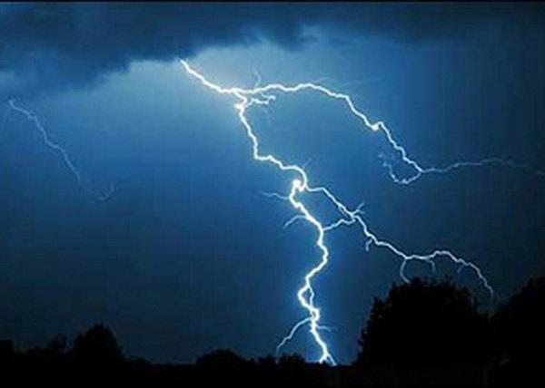 صاعقه، رعد و برق و وزش باد شدید در لرستان