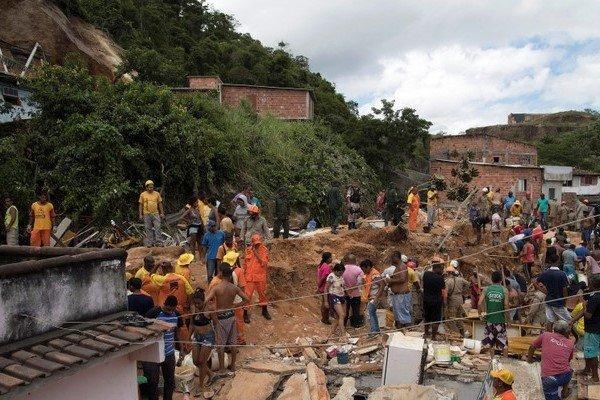 گِل لغزش در نزدیکی ریودوژانیرو برزیل جان 10 تن را گرفت