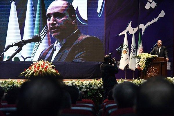 باید با کار و عمل اعتماد مردم را جلب کنیم