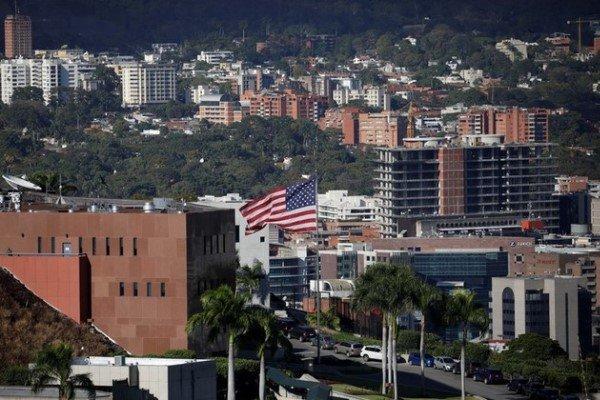 آمریکا دستور خروج دیپلماتهای خود را از ونزوئلا صادر کرد
