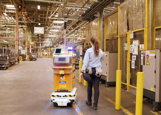 رباتی که کار را برای کارکنان فورد هیجان انگیز می نماید