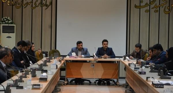 بررسی مسائل و مشکلات فعالان صنایع دستی اردکان در نشست ستاد آنالیز مسائل و مسائل فعالان صنایع دستی اردکان در نشست ستاد راهبری و مدیریت اقتصاد مقاومتی شهرستان