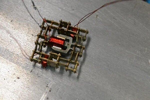 ربات ها با موتور متحرک ربات می سازند