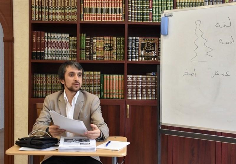 گزارش 3، نویسنده و پژوهشگر تاجیک: آرزوی تاجیک ها بازگشت به الفبای نیاکان است