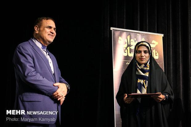 خبرنگاران برنده جایزه جشنواره نانو و رسانه شد