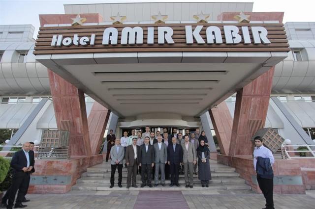 رئیس سازمان میراث فرهنگی از هتل 5ستاره امیرکبیر اراک بازدید کرد
