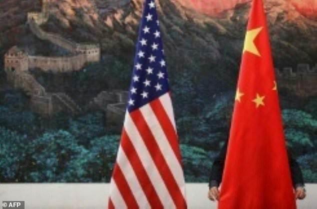 آمریکا 8 دیپلمات دیگرش را از چین خارج کرد