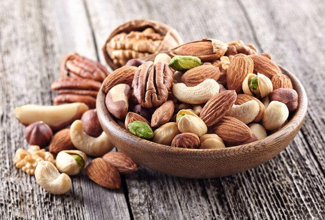 مصرف خشکبار برای مقابله با چاقی مفید است