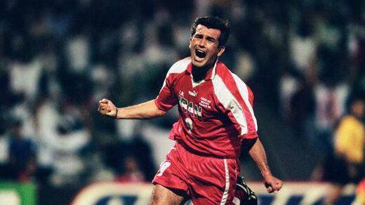 گل حمید استیلی به آمریکا روی دیوار سفارت سابق آمریکا