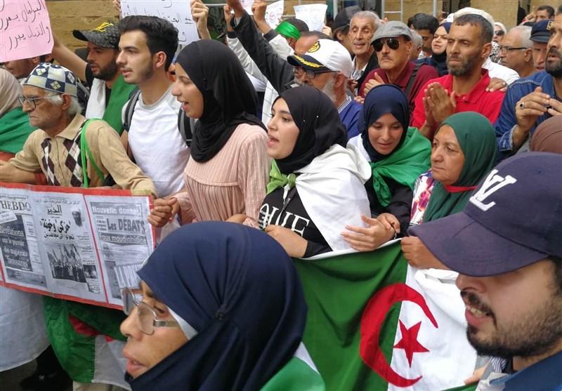 تظاهرات گسترده در الجزایر زیر باران شدید ، تاکید بر رفتن چهره های نظام گذشته