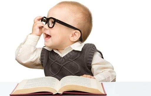 چگونه کودک دو ساله خود را به کتاب و کتاب خواندن در سال های آینده علاقمند کنیم؟