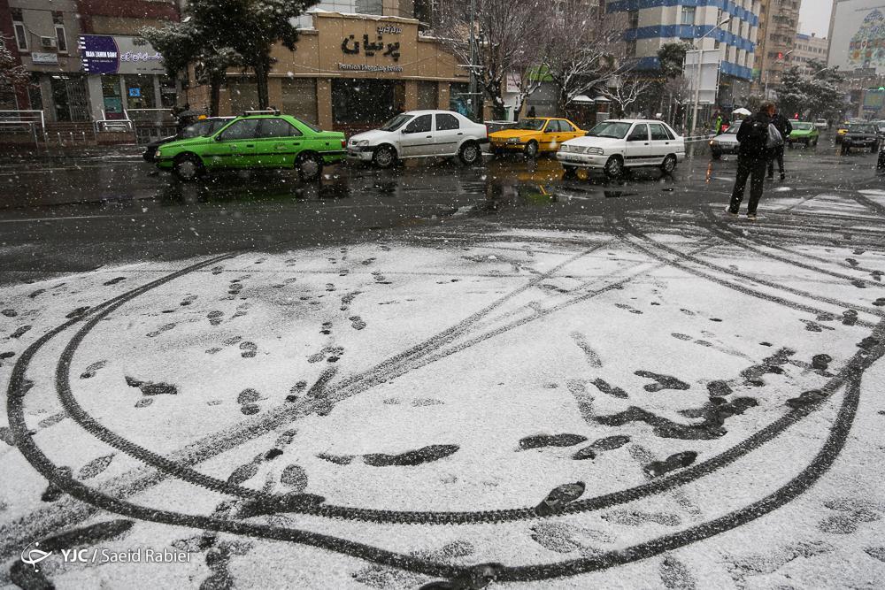 بکارگیری 1350 ماشین برف روب برای پاکسازی خیابان ها
