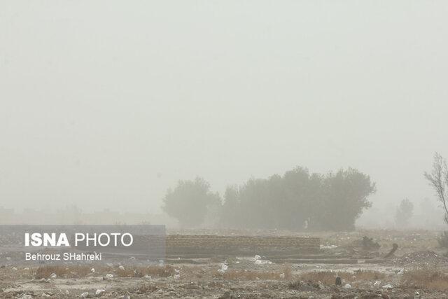 گردو غبار طوفان شمال سیستان و بلوچستان دید زاهدان را به 2000 متر رساند