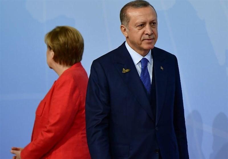 رایزنی تلفنی مرکل و اردوغان درباره مسئله پناهندگان