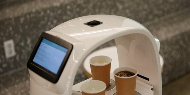 ربات قهوه چی به رعایت فاصله اجتماعی کمک می کند