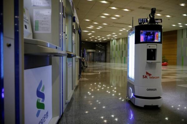 ربات ها یار اصلی کره جنوبی برای مبارزه با کرونا