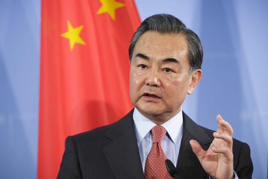 خبرنگاران وزیر خارجه چین: پکن مخالف تمدید تحریم تسلیحاتی ایران است