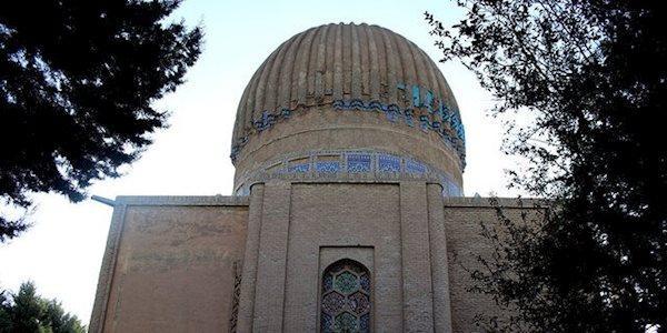 شباهت های قابل توجهی که بین دو مقبره تاریخی وجود دارند شباهت های قابل توجهی که بین دو مقبره تاریخی وجود دارند