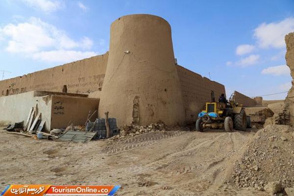 تخریب قلعه تاریخی فیروز آباد ابرکوه یزد