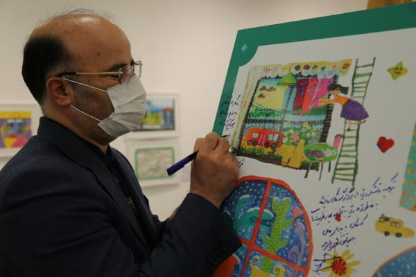 اکران آثار منتخب دومین دوره مسابقه نقاشی بچه ها تهران در سطح شهر