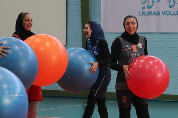 تصویری عجیب از والیبال زنان، تیم ملی رنگارنگ شد!