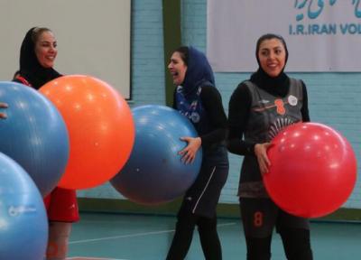 تصویری عجیب از والیبال زنان، تیم ملی رنگارنگ شد!