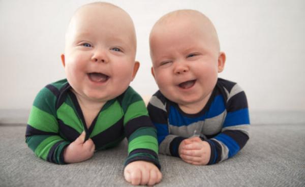 آیا دو قلو های همسان اثرانگشت یکسانی دارند؟