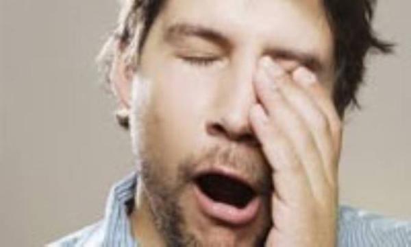 به چه علت خمیازه کشیدن مسری است به چه دلیل خمیازه کشیدن مسری است