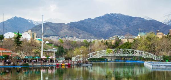 دریاچه پارک ملت: هوای بهاری، فضای دل انگیز دریاچه پارک ملت: قلب آرام بخش طبیعت تهران