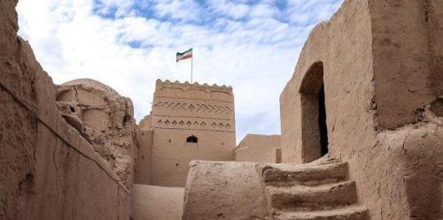 قلعه سریزد یکی از جاذبه های گردشگری استان یزد به شمار می رود
