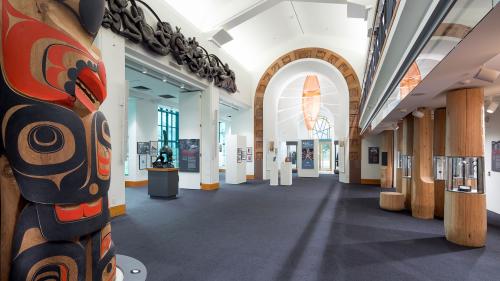 Bill Reid Gallery of Northwest Coast Art گالری هنر شمال غربی ساحل بیل رید ونکوور: گنجینه ای از میراث بومی و خلاقیت معاصر