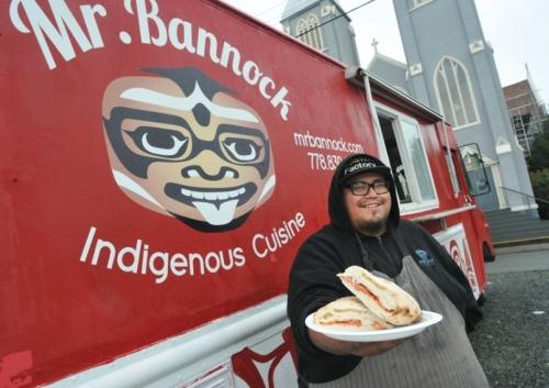Mr. Bannock vancouver آقای بنک ونکوور: بررسی جامع یک جاذبه آشپزی بومی